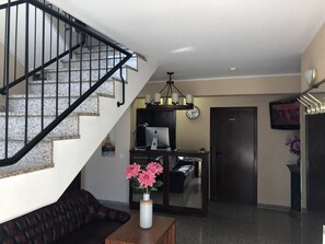 Check-in/check-out kiosk - Simona Hotel Frankfurt Airport (Hofheim am Taunus)