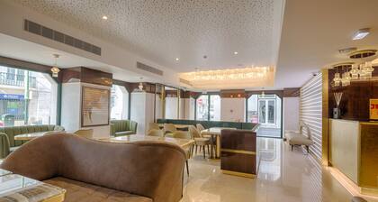 MeraPrime Gold Design Hotel