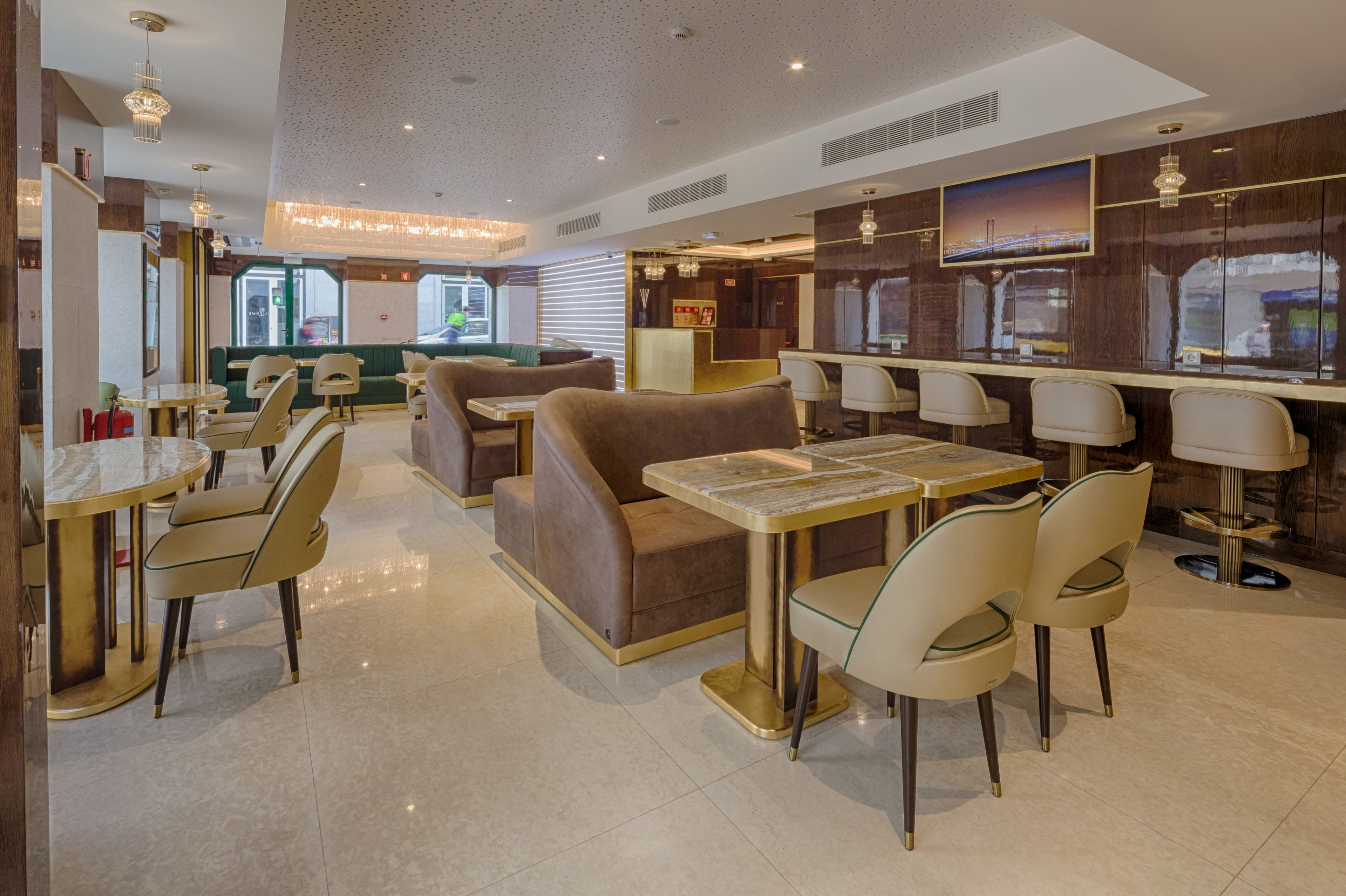 Café da manhã com buffet todos os dias (EUR 17 por pessoa) 