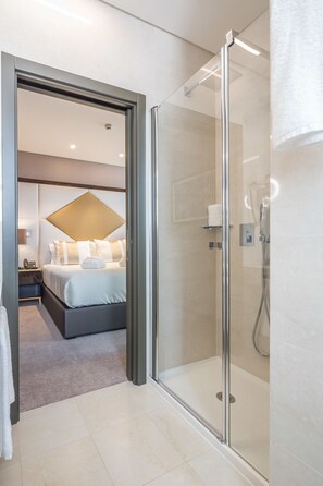 Suite | Bathroom