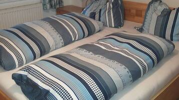 2 bedrooms, WiFi, bed sheets