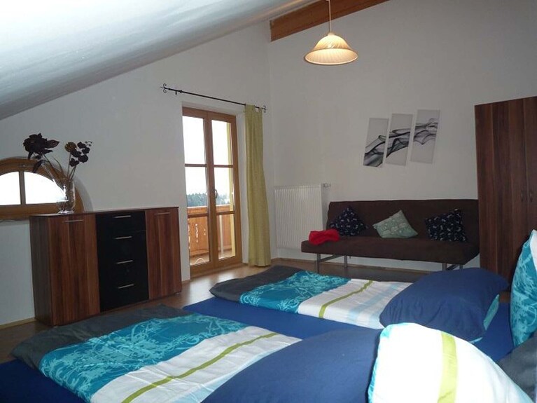 Ferienwohnung, 40 Qm Dachgeschoss, Wohn- Und Schlafraum Kombiniert - Bad Endorf
