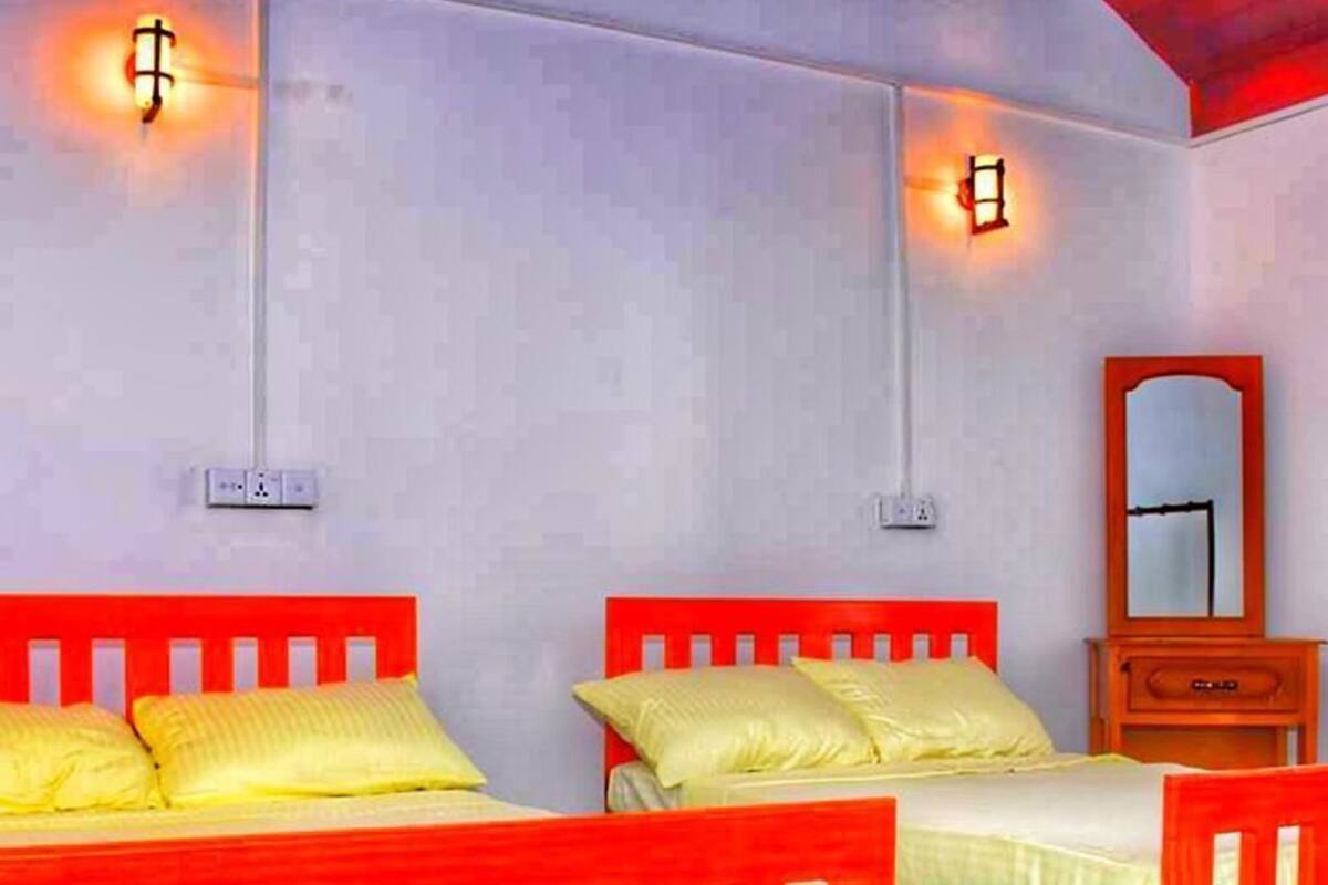 1 habitación, escritorio, tabla de planchar con plancha y wifi gratis