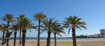 Large holiday house with private pool, 6 people, free WiFi, sea view, quiet
