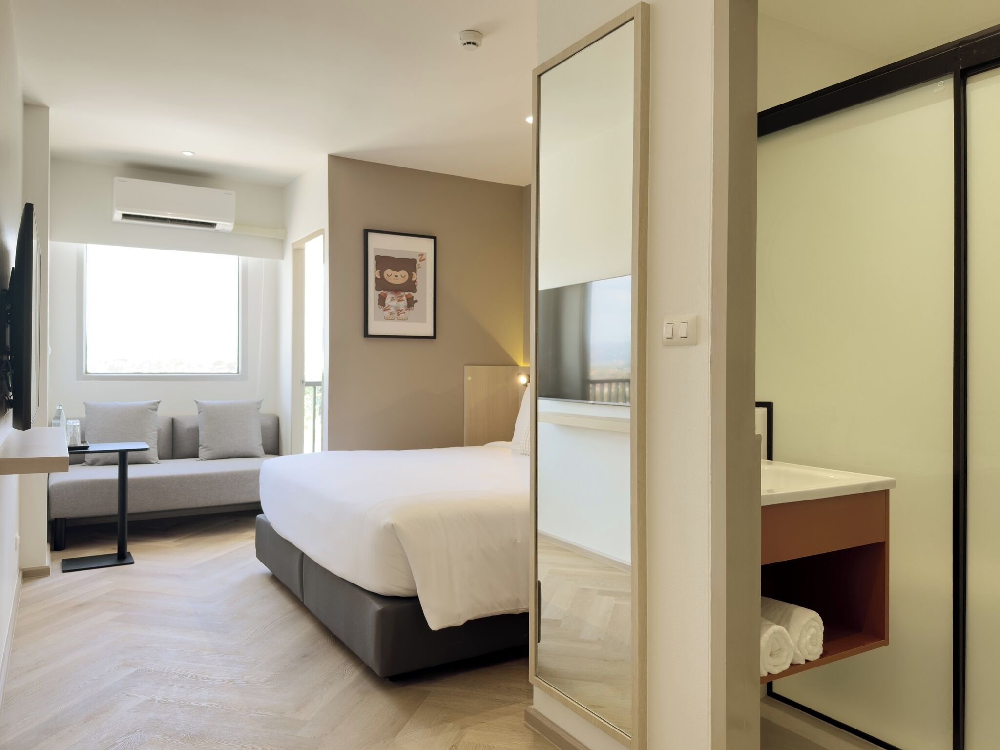 Superior King Room Only | Laptop workspace, blackout drapes, free WiFi