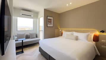 Superior Double Room | Espaço de trabalho para notebook, cortinas blackout, Wi-Fi de cortesia