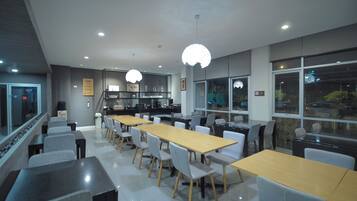 Daily buffet breakfast (THB 130 per person)