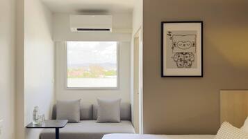 Superior Twin Room Only | Laptop workspace, blackout drapes, free WiFi