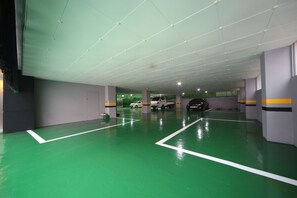 Aparcamiento sin asistencia gratuito