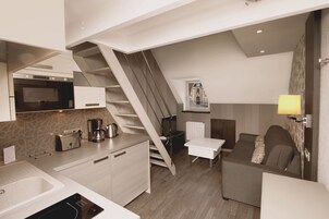 Dúplex, baño privado (Corton) | Salón