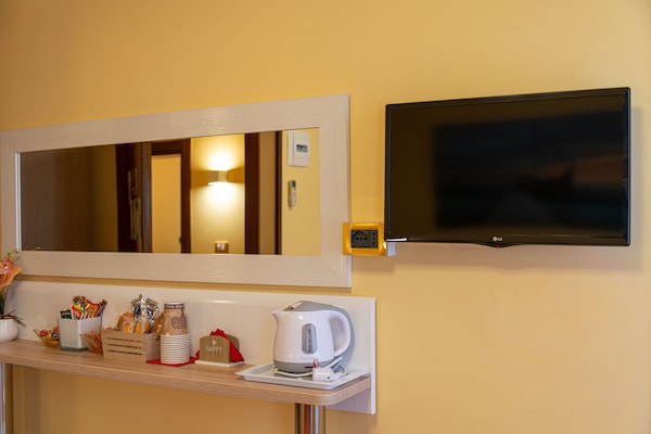 Standard Double Room | 1 dormitorio, ropa de cama de alta calidad, caja fuerte