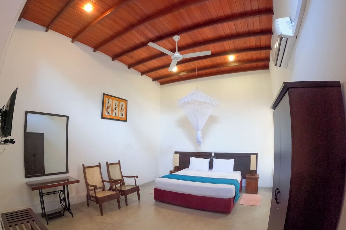 Comfort-Doppelzimmer, 1 King-Bett | 1 Schlafzimmer, hochwertige Bettwaren, Minibar, Schreibtisch