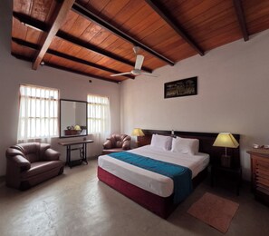 Comfort Villa, Multiple Beds | 1 bedroom, premium bedding, minibar, desk - Surf Bay Villa (Dikwella)