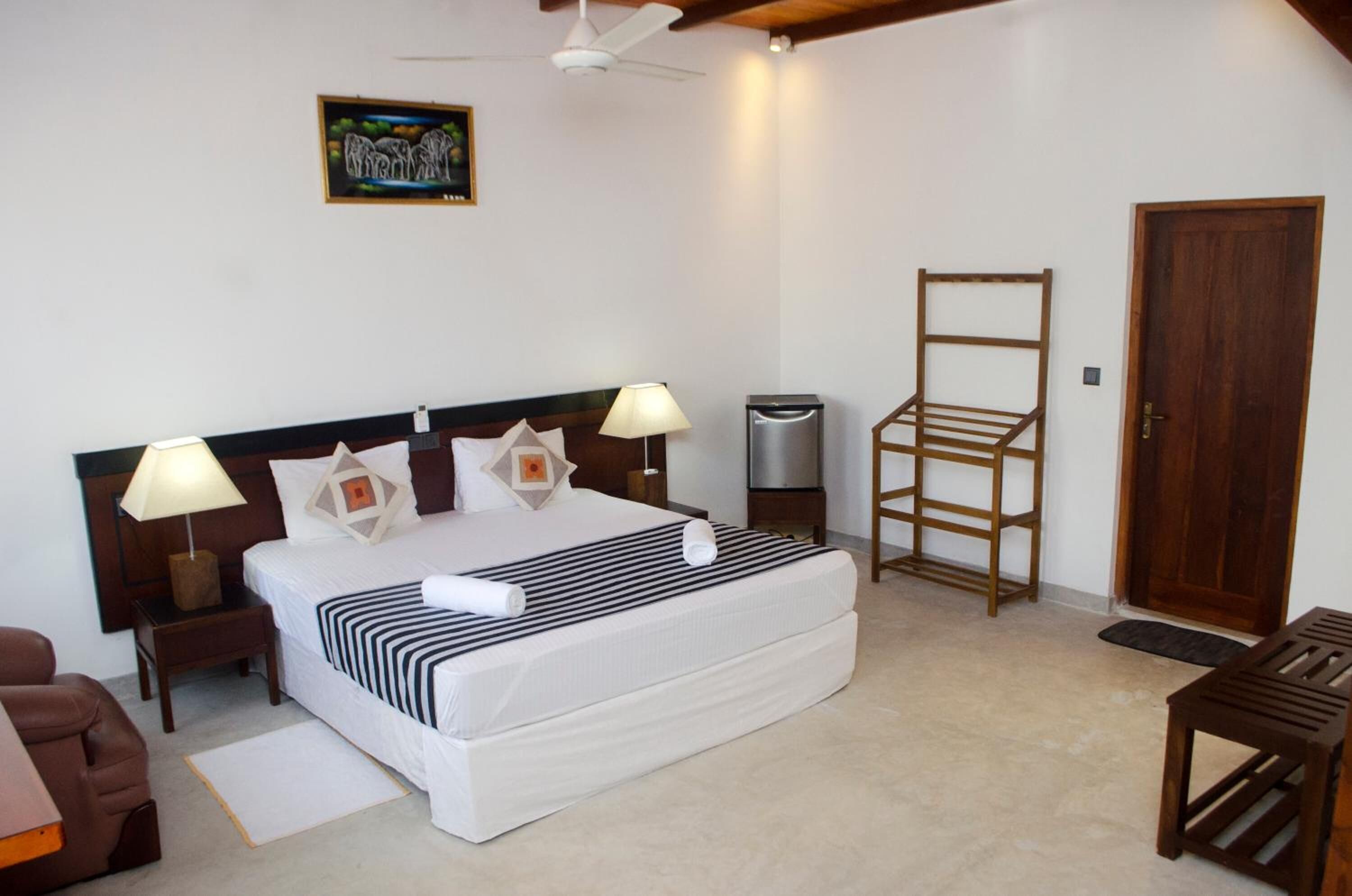 1 bedroom, premium bedding, minibar, desk