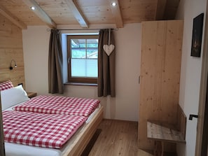2 bedrooms, Internet, bed sheets
