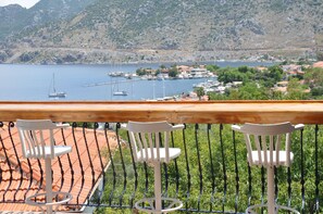 Bar en milieu de piscine