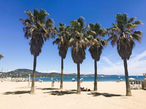 Nice 1-bedroom apartment in a residence with a pool, close to the beach