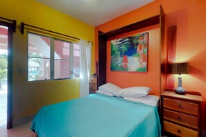 Fer et planche à repasser, accès Internet, draps fournis