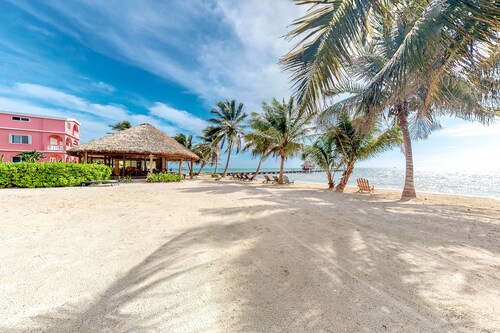 Oceanview Studio mit Gemeinschaftspool und Meerblick - nur wenige Schritte vom Strand entfernt!