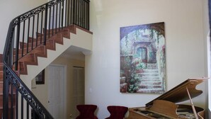 Interior entrance - CACHA GARIN ART HOUSE (Miami)
