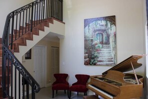 Interior entrance - CACHA GARIN ART HOUSE (Miami)