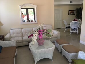 Living room - CACHA GARIN ART HOUSE (Miami)