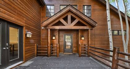 Amplia casa cerca de Keystone, junto al campo de golf, WIFI gratuito