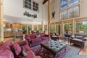 TV, fireplace, DVD player, books - Less than 10 Minutes from Keystone Lifts, Easy Access to Golf/Hiking/Biking! (Keystone)