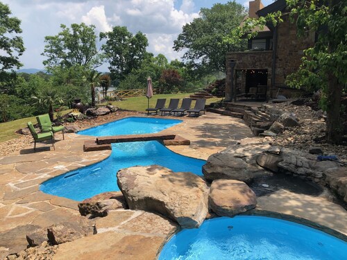 Lake Hamilton, 48 Private Acres, Pool, Sleeps 23 or 39