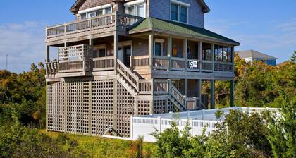 Irresistible Oceanview Home, Waves-Pool, Hot tub, Game Rm, Walk to Barton's Hole