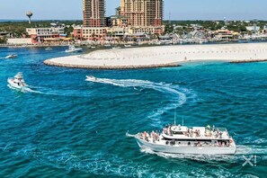 Beach nearby - Ground floor, private beach access, pool, tennis! (Miramar Beach)