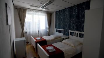 Apartment, 2 Bedrooms (6 Guests) | Living room | Flat-screen TV