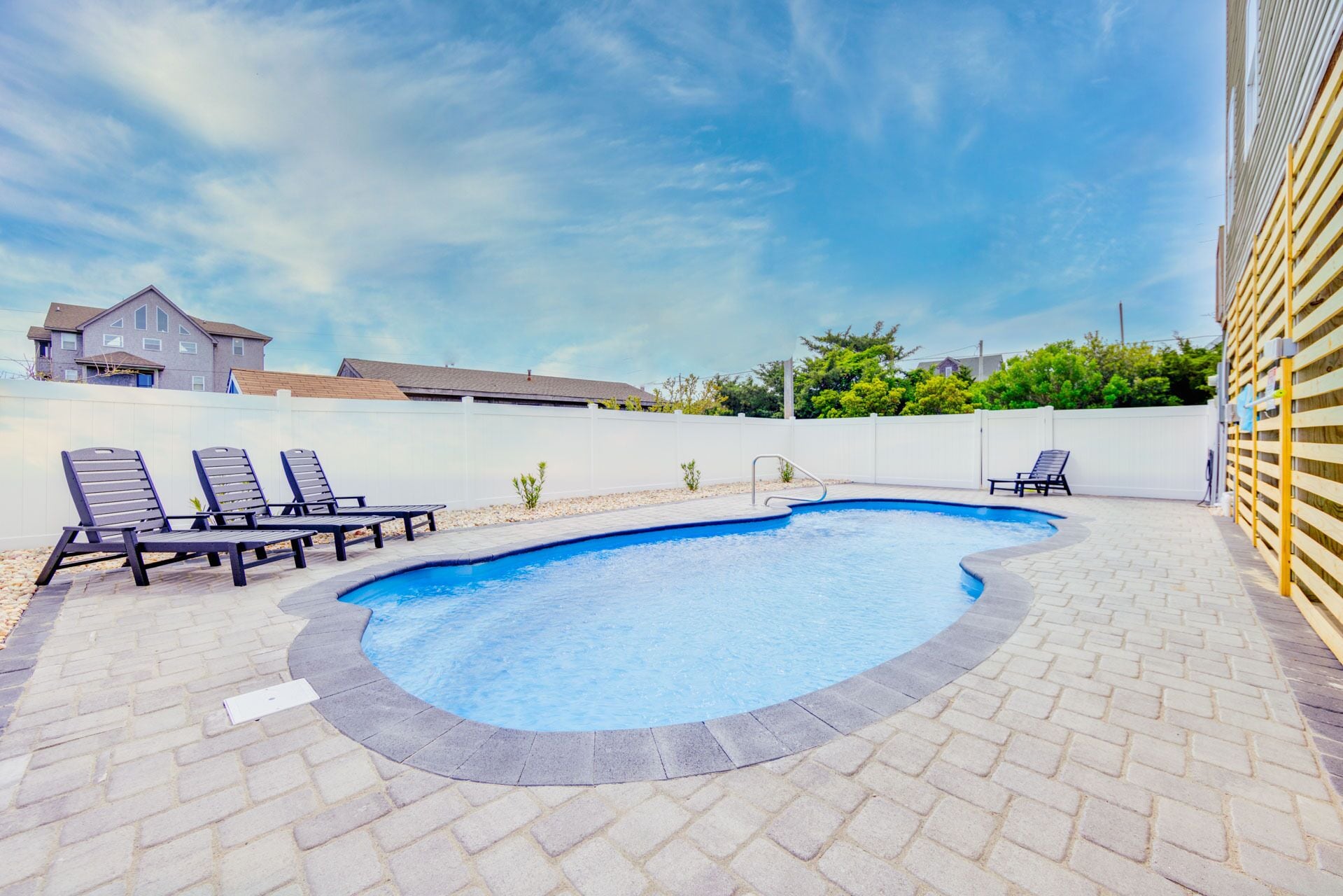 室外游泳池，恒温泳池