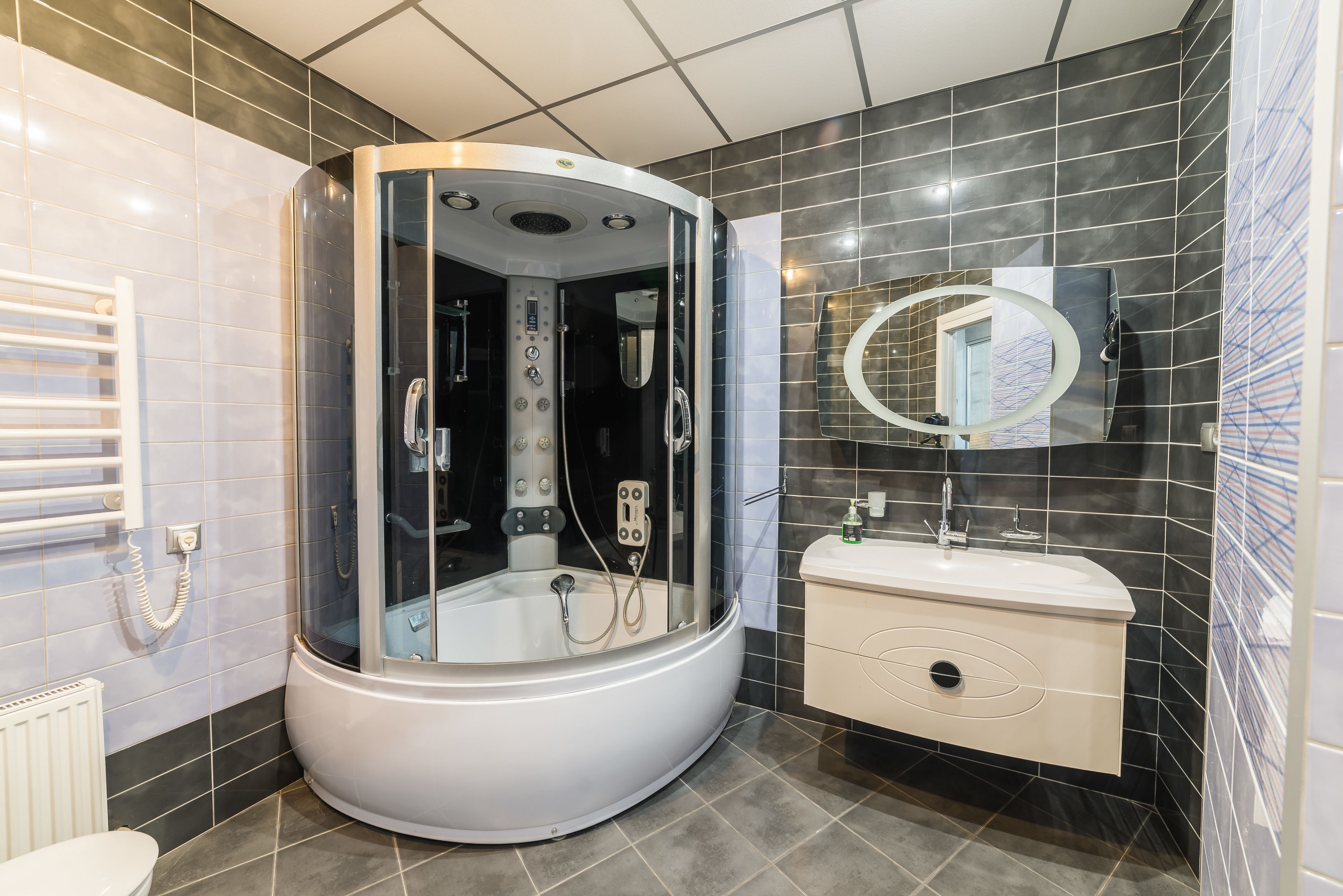 Classic Apartment, 1 Queen Bed with Sofa bed, Non Smoking, City View | Bathroom | Hair dryer, towels, soap, shampoo
