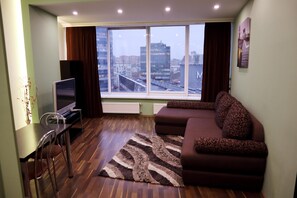 Comfort Apartment, 1 King Bed with Sofa bed, Non Smoking, Kitchen | Living area