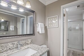 Hair dryer, towels - 39- Recharge your happiness in this beautiful BEACH FRONT Condo! (Destin)