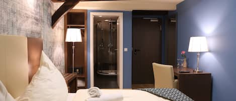 Premium bedding, minibar, in-room safe, desk