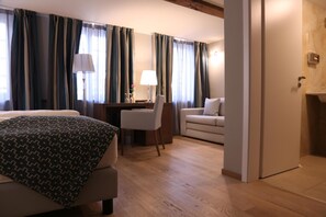 Premium bedding, minibar, in-room safe, desk