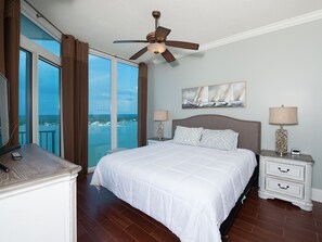 3 chambres, fer et planche à repasser, Wi-Fi gratuit, draps fournis