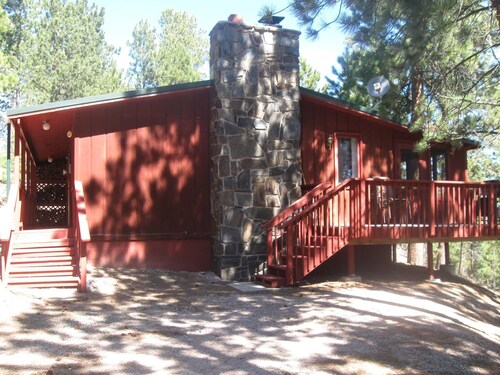 Peaceful Mountain Cabin Near Lake Pactola – Perfect for Families or Couples