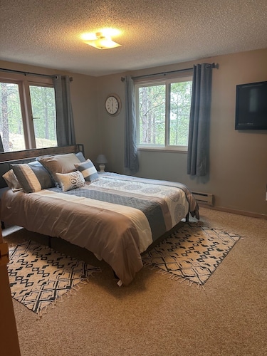 Peaceful Mountain Cabin Near Lake Pactola – Perfect for Families or Couples