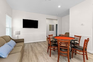 Interior - PERFECT GETAWAY Home Private POOL+SPA Poker+Pool Table, GREAT LOCATION! (North Myrtle Beach)