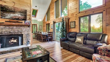 Smart TV, fireplace, DVD player, table football