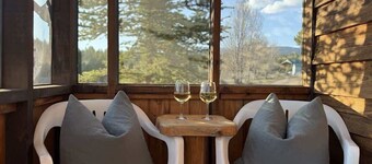 Yellowstone 32MI | Cozy Cabin | Fireplace