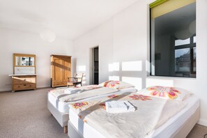 Economy Apartment, 3 Bedrooms | 1 bedroom, soundproofing, iron/ironing board, free cribs/infant beds - Villa Barbara Dresden (Dresden)