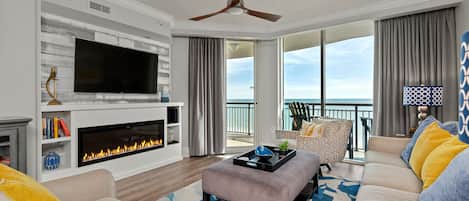 Tv, eldstad, dvd-spelare och böcker