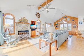 Smart-TV, DVD-Player, Tischfußball