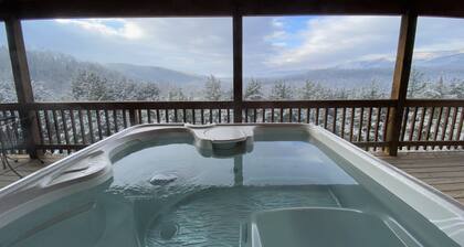 "Sundance" Spectacular Views on 54 Acres along Shenandoah River w/ Hot Tub