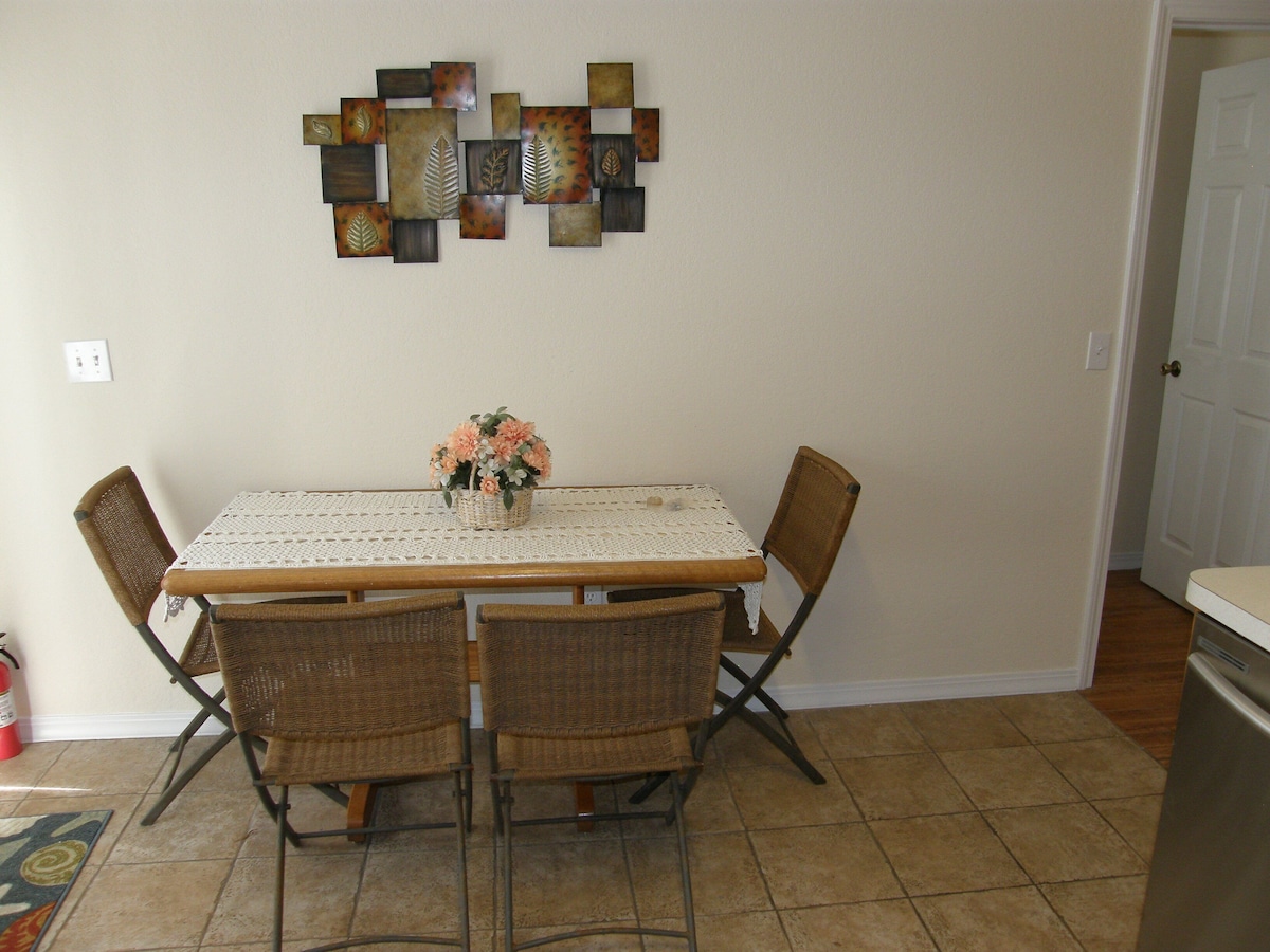 Photo 8 of Cozy In Town Cottage! Walk to Everything! Pet Friendly!