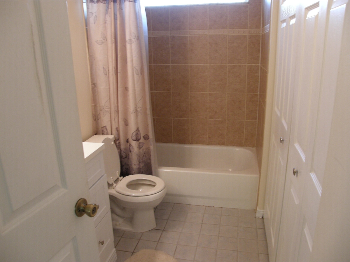 Photo 12 of Cozy In Town Cottage! Walk to Everything! Pet Friendly!